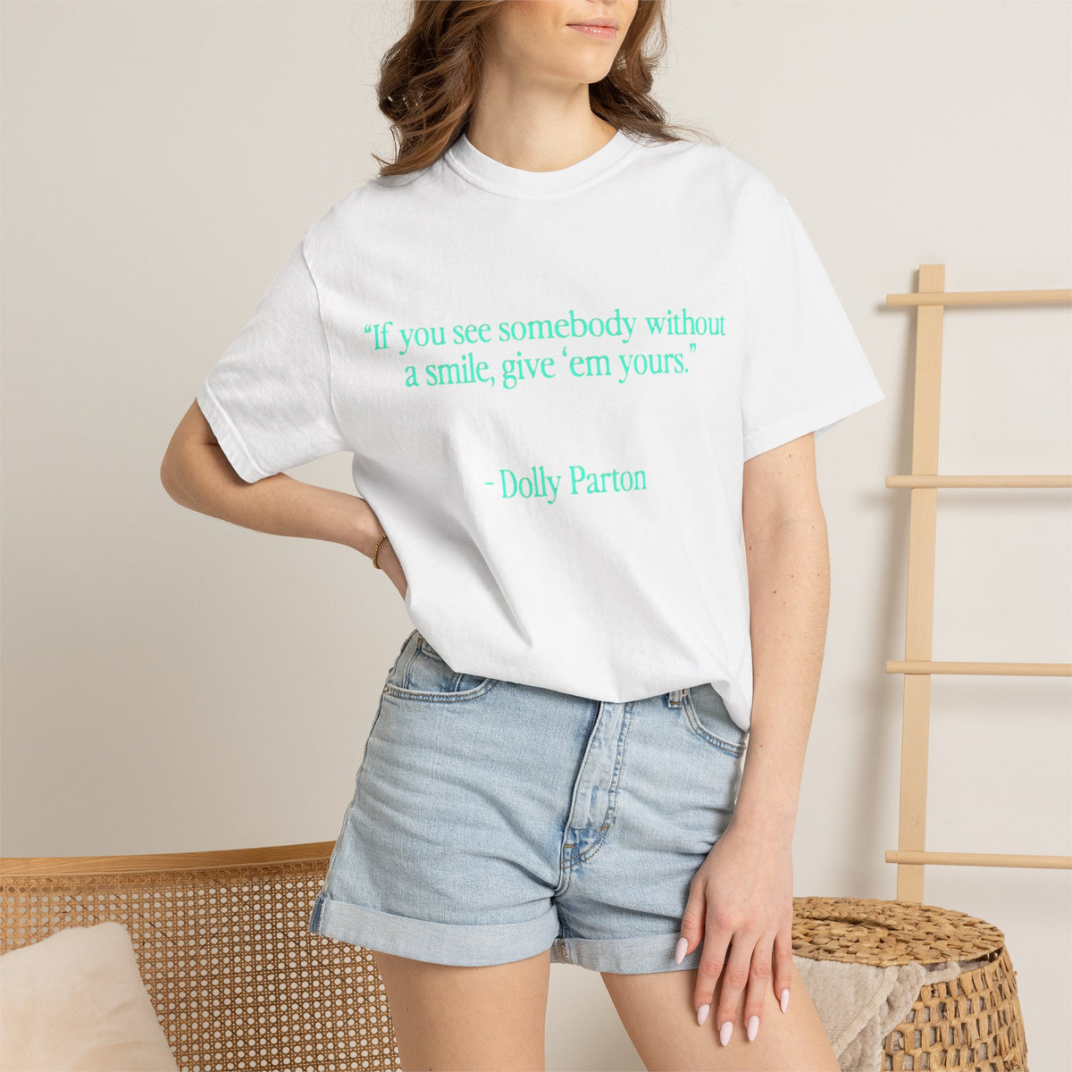 Dolly Parton Quote T-Shirt – "If you see somebody without a smile, give 'em yours"