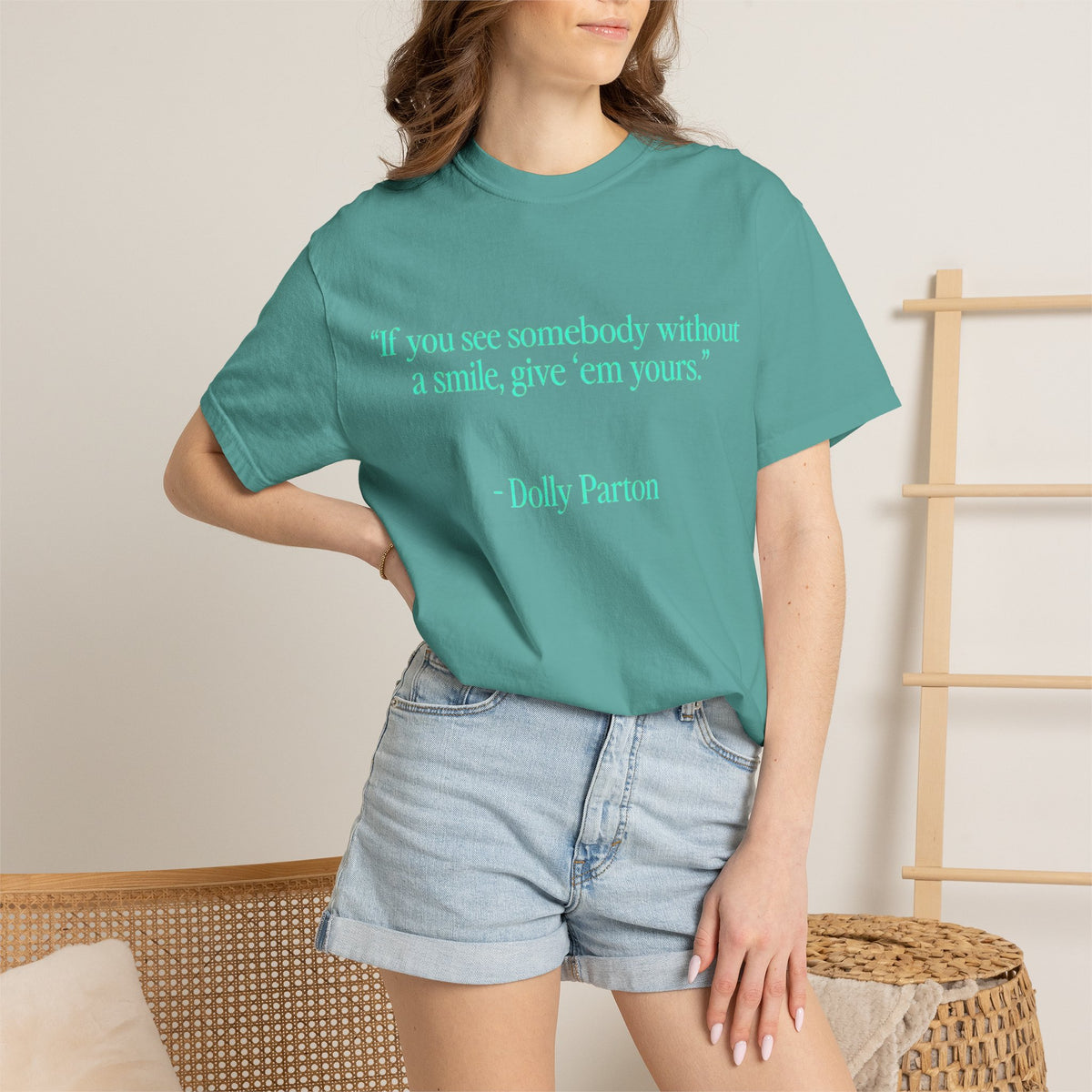 Dolly Parton Quote T-Shirt – "If you see somebody without a smile, give 'em yours"