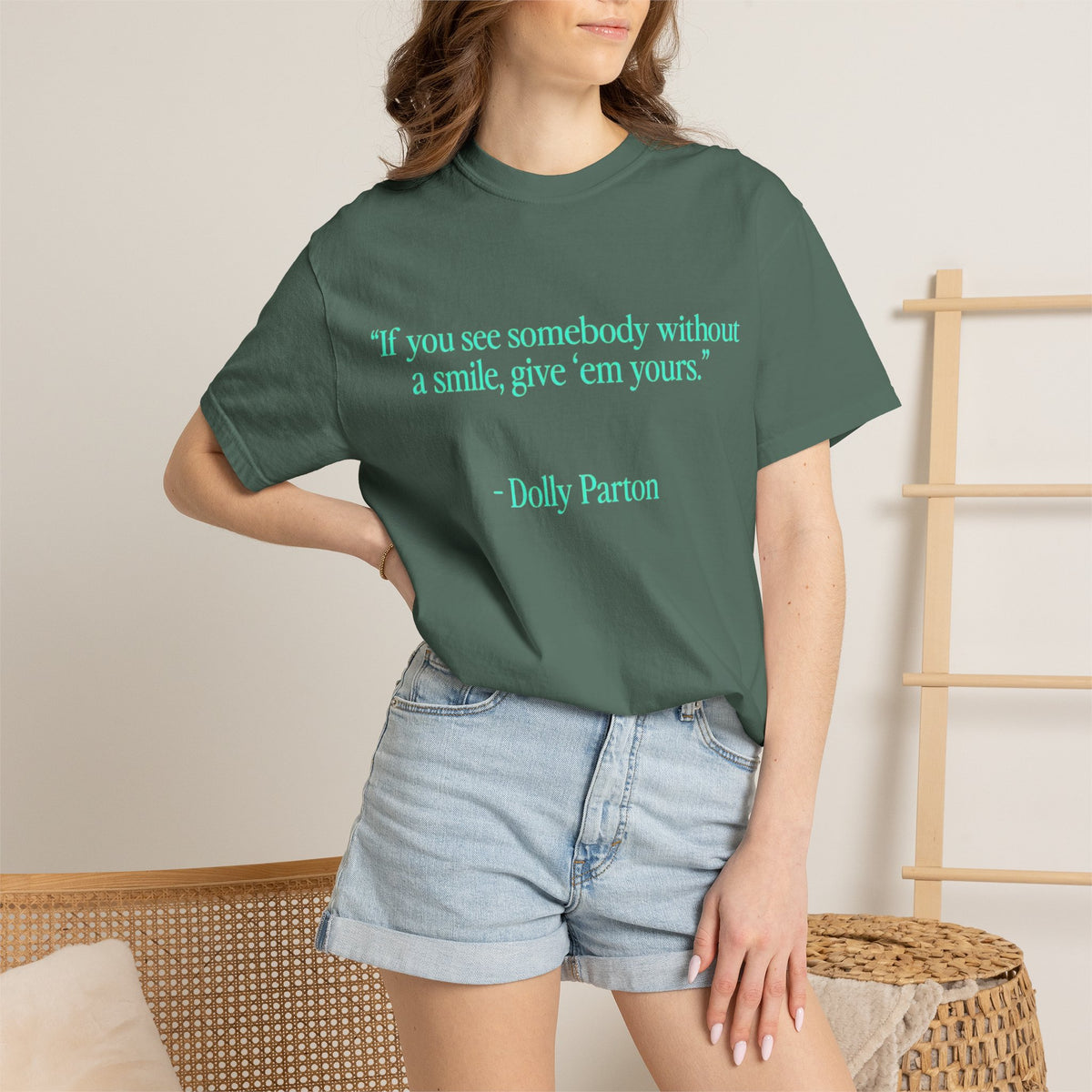 Dolly Parton Quote T-Shirt – "If you see somebody without a smile, give 'em yours"